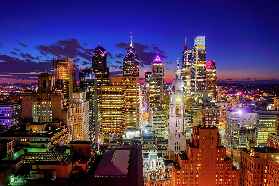 philadelphia-skyline-night-russ-brown